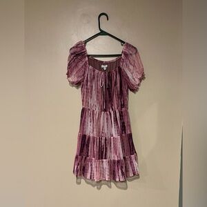 Xtraordinary Purple Mesh Lined Puff Sleeve Dress Size Médium Tiered Tie Dyed